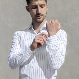Camisa Blanca con Rayas Azules