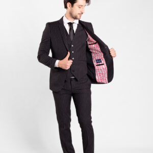 Traje Negro con Rayas Blancas