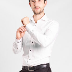 Camisa Blanca con Botones Negros