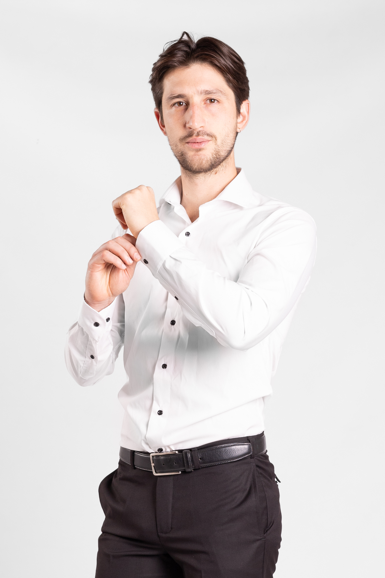 Camisa Blanca con Botones Negros - Imagen 2