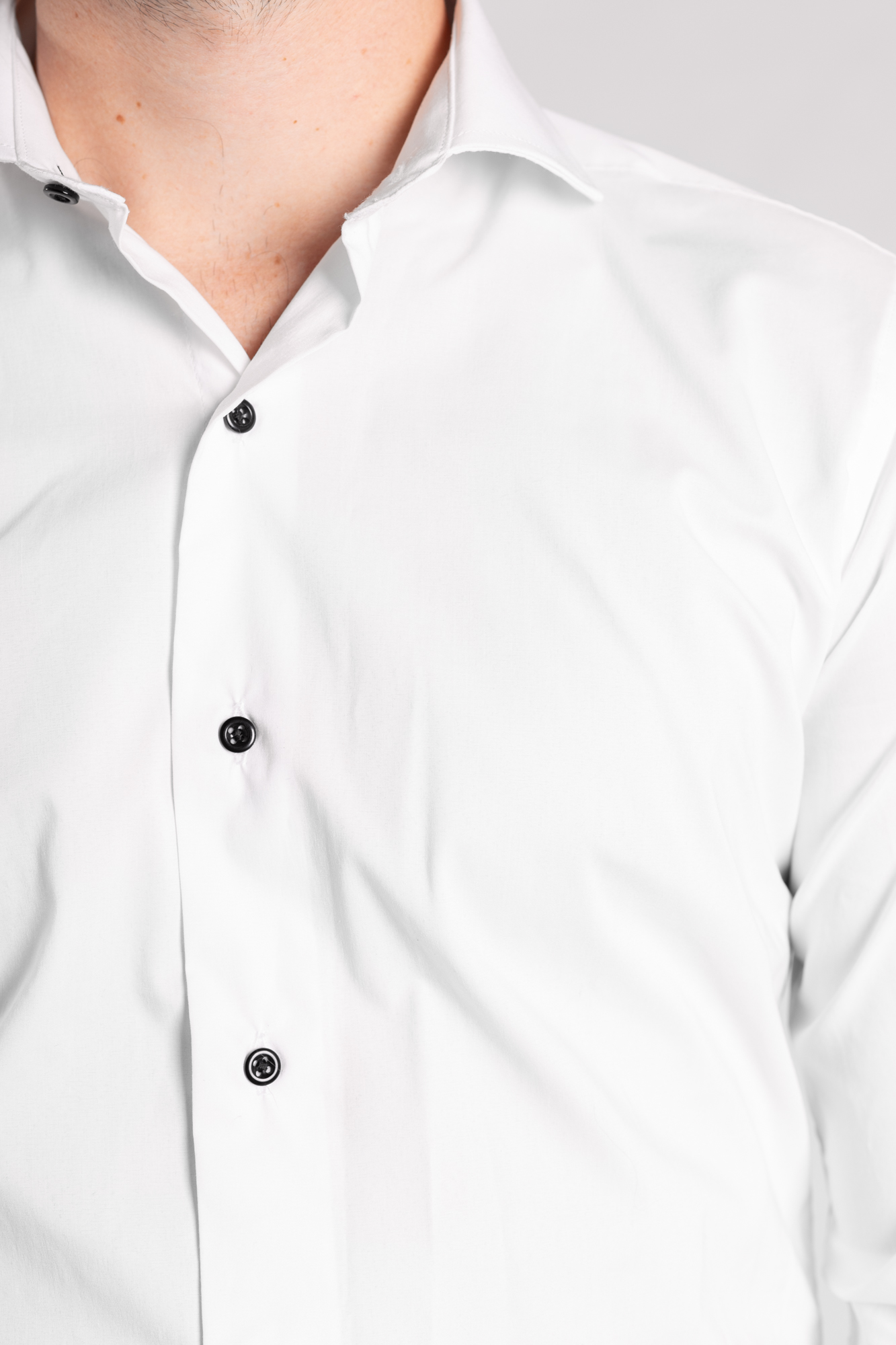 Camisa Blanca con Botones Negros - Imagen 4